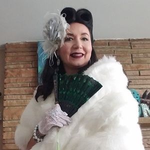 Meet your Posher, Kelly